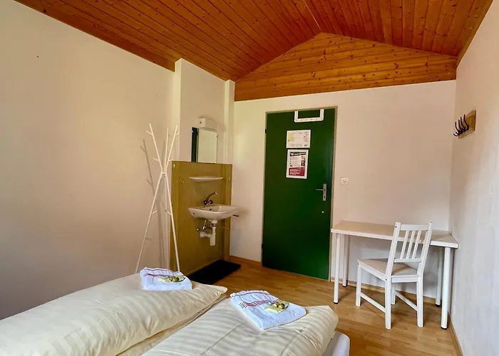 Alpine Base Hostel - Adults Only Lauterbrunnen