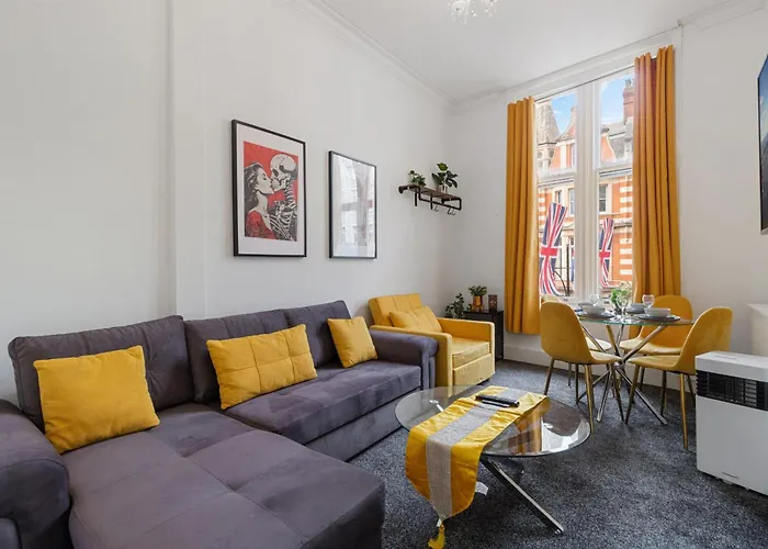 Old Oxford Street Chic Retreat - Unparalleled Elegance And Urban Comfort! Gc1 London