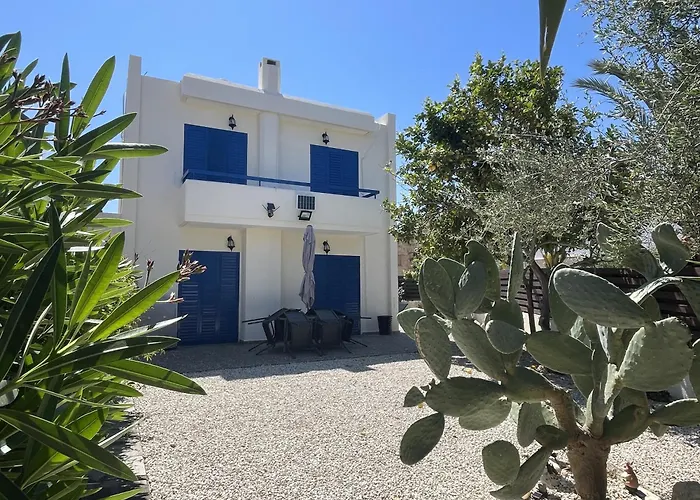 Boutique Family Design Villa Near Sea Klorakas