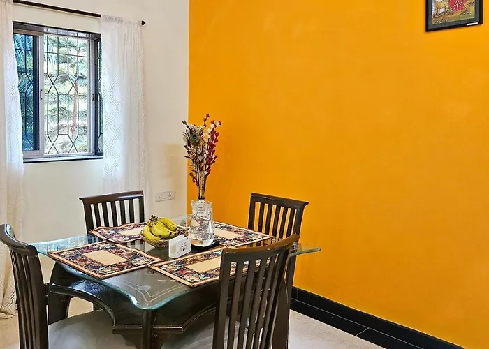 Goan Villa,2Bhk, 4Balconies, Beachside,Bbq, Wi-Fi,Work, Group Candolim