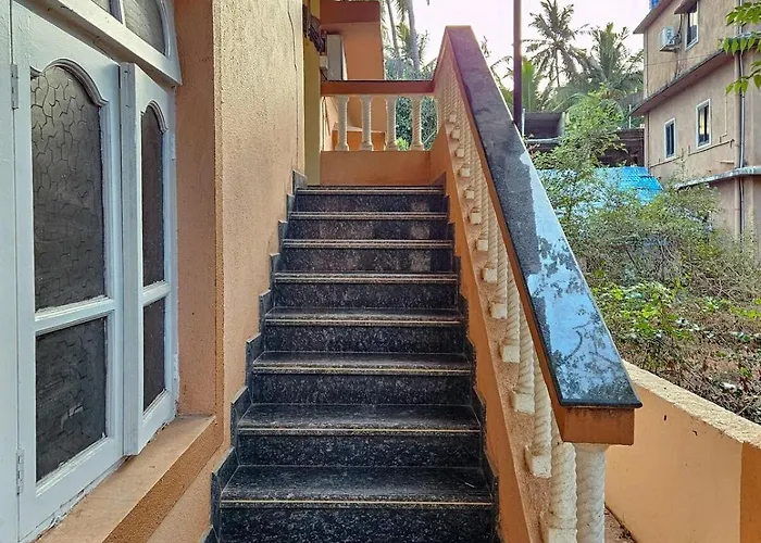 Goan Villa,2Bhk, 4Balconies, Beachside,Bbq, Wi-Fi,Work, Group Candolim