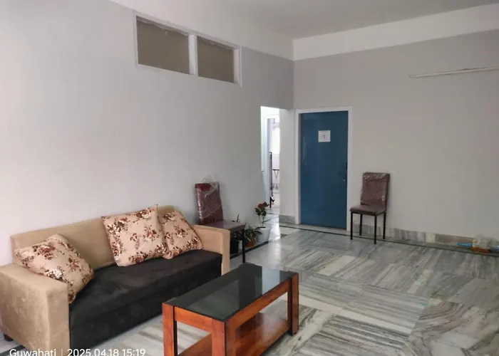 Expressway Minimalist Beltola - Hostel Guwahati