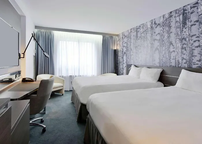 Doubletree By Hilton Ottawa Downtown Hotel