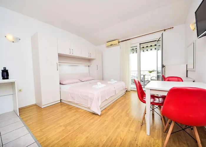 Apartment Mira-1 By Interhome Makarska
