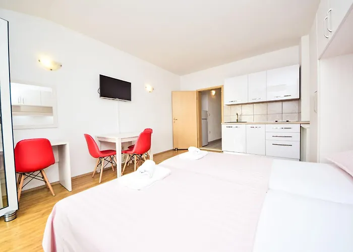 Apartment Mira-1 By Interhome Makarska