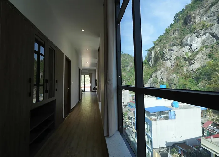 Cat Ba Viet Hoa Hotel & Residence - Pool & Bar Chan Chau