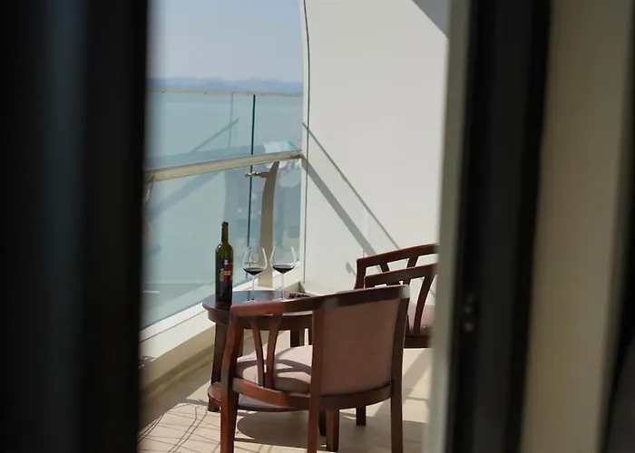 Luxury Beachfront Apartment With Ha Long Bay View