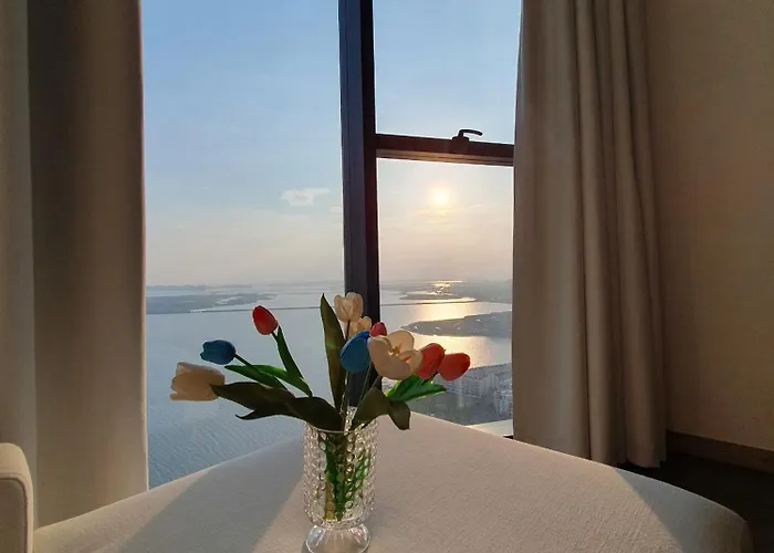 A La Carte Ha Long Apartment - Ha Long Bay View, Beachside