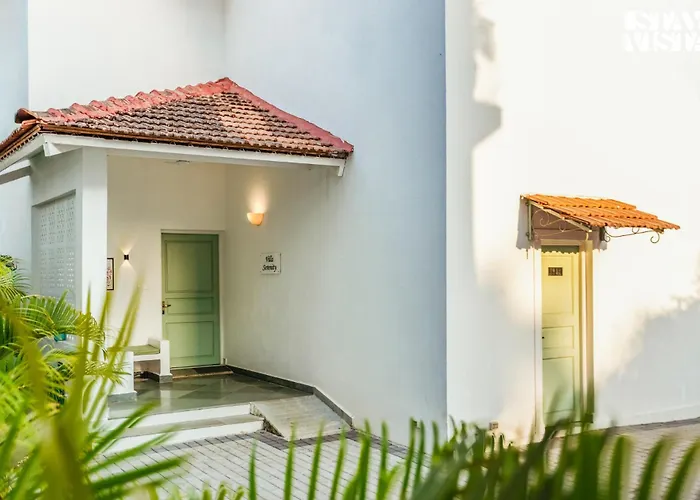 Aroha Palms Serenity With Private Pool, Wi-Fi Mandrem