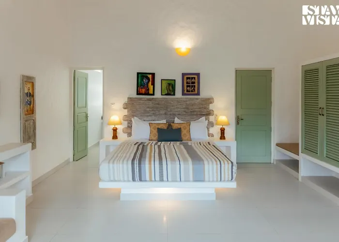 Aroha Palms Serenity With Private Pool, Wi-Fi Mandrem