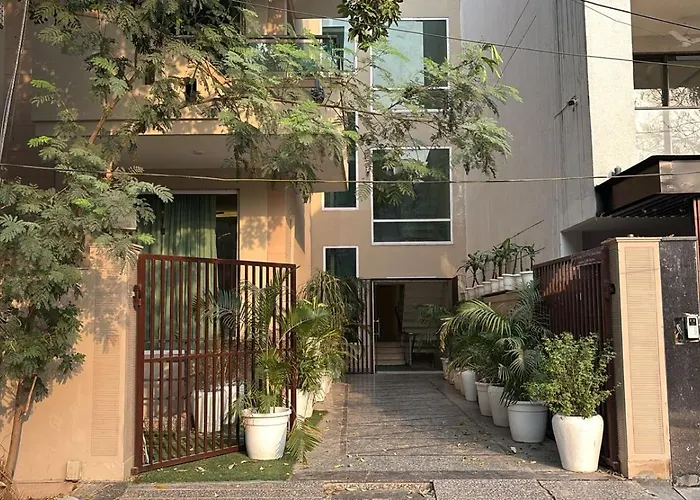 Posh Suites - Golf Course Road Gurgaon