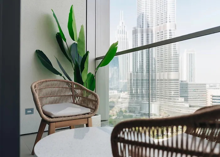 Stylish 2-Bedroom Luxury Stay In Downtown Dubai With Burj Khalifa & Fountain Views