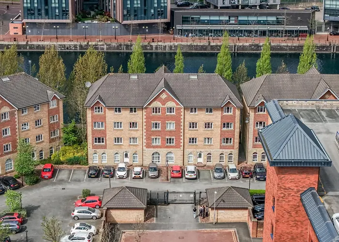 The Green Haus - A Serene Stay Manchester