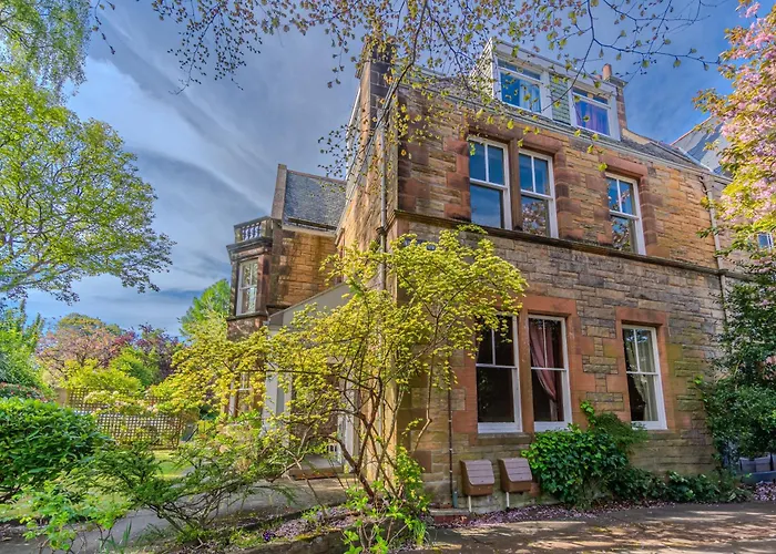 Victorian Charm - Lush Garden, Shops And Parking Apartment Edinburgh