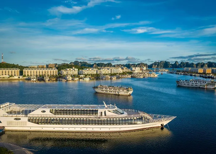 Paradise Suites Hotel Ha Long