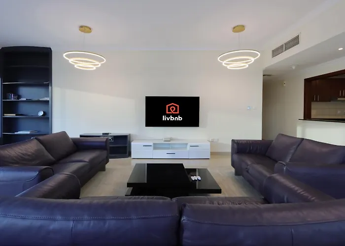 3Br With Marina Skyline Views, Near Mall & Metro Dubai
