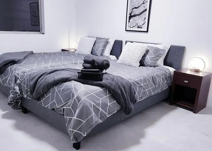 Stylish Rosehill Stay W/ Balcony Sydney