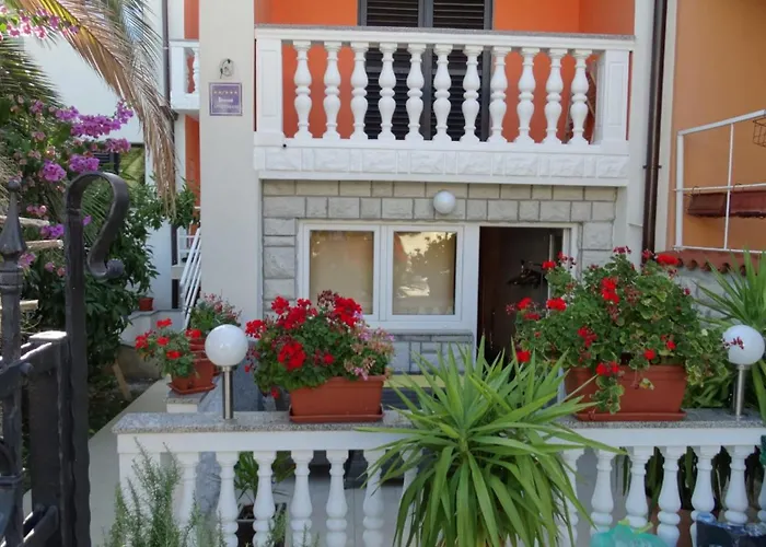 Me Living - Ferienhaus - Strandnaehe Pula