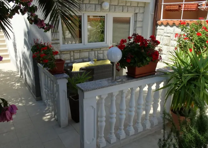 Me Living - Ferienhaus - Strandnaehe Pula
