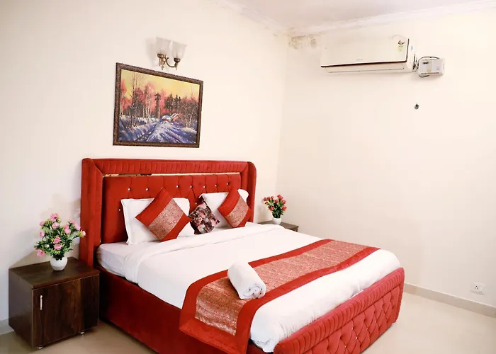 Divine India Service Apartment 2Bhk, 2A Saket New Delhi