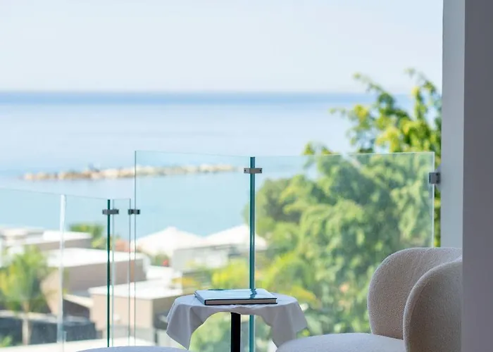 Deluxe Seafront - 2 Bed Apartment Limassol