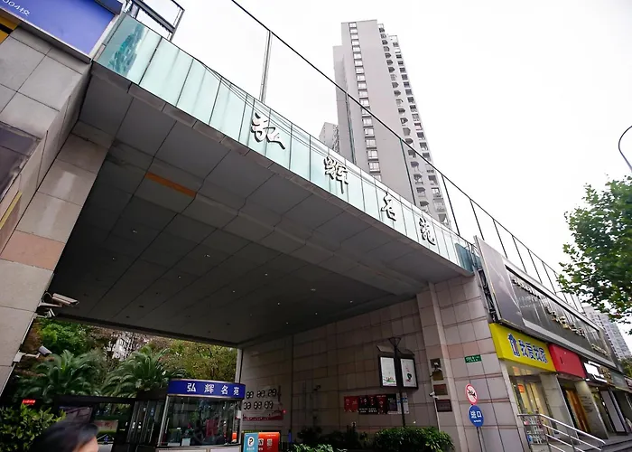Ehub - Modern Rare 4-Bedroom Apt, 50M From Subway Shanghai