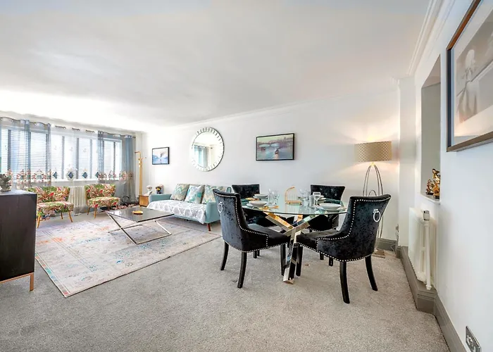 Deluxe Apartment With Terrace Over Harrods London