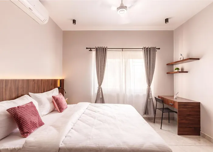 The Monarch Stay By Red Olive 3Bhk Indiranagar Bangalore
