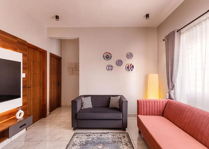 The Monarch Stay By Red Olive 3Bhk Indiranagar Bangalore
