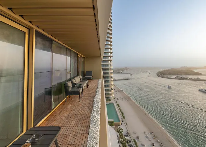 Skyline Serenity Holiday Home I Grand Bleu 2 Bedroom Apartment I Private Beach I Palm Jumeirah, Sea & Sky Views I Infinity Pool I Ps5 Dubai