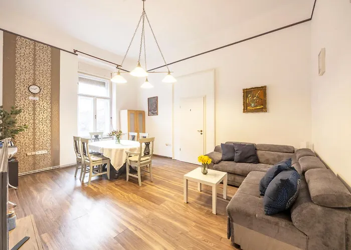 Spacious N' Cozy 5Bedroom Apartment On Terez Boulevard Budapest