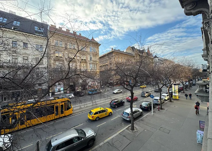 Spacious N' Cozy 5Bedroom Apartment On Terez Boulevard Budapest