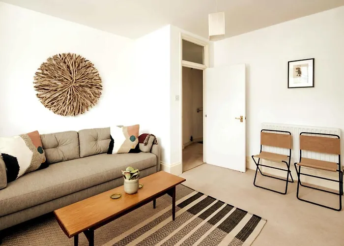 Beautiful Designer Flat In Maida Vale, Sleeps 4 Apartment London