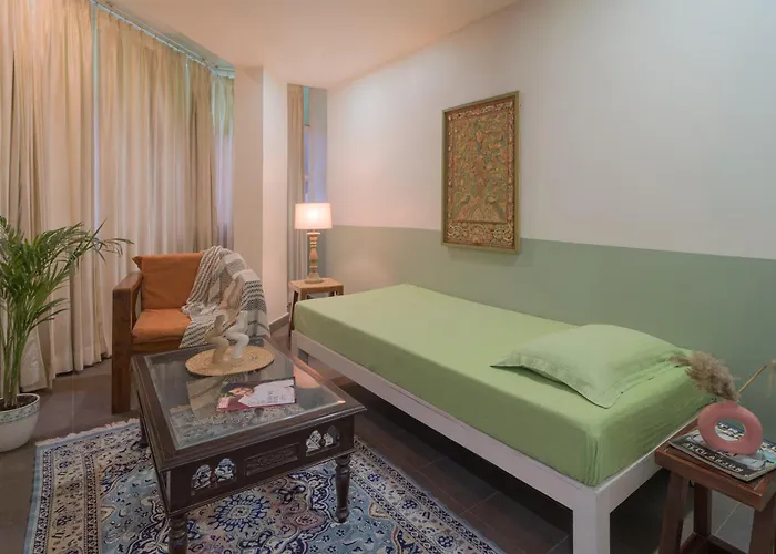 Stylish 800Sqft Luxury Apartment With Theme Room In Hkv New Delhi