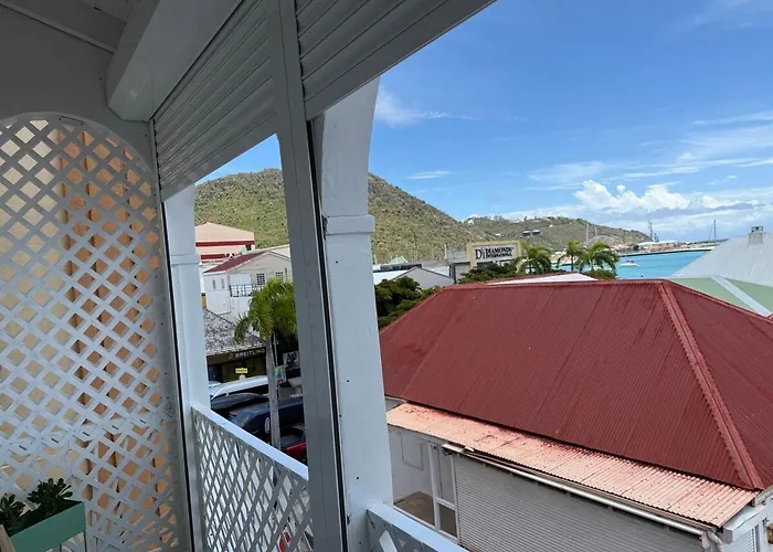 Beach Retreat On Front Street Philipsburg 