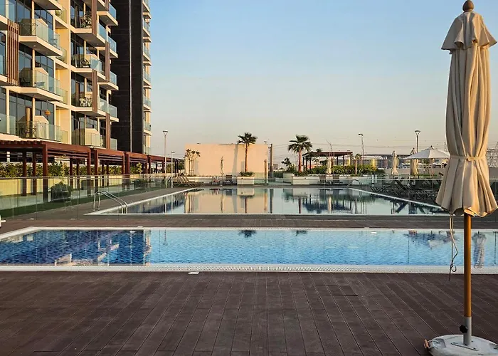 Egate - Studio - 2Nd Floor With Balcony - Dubai - 33-212