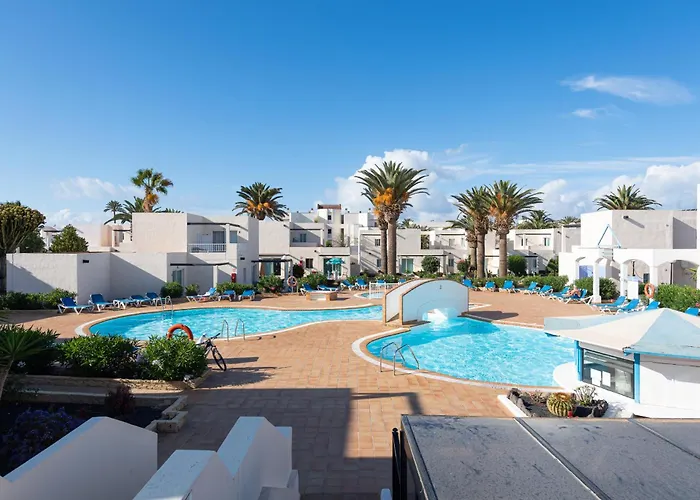 Apartamentos Alisios Con Terraza Y Piscina Corralejo