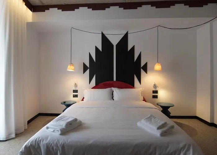 Bazaar Hotel Tirana