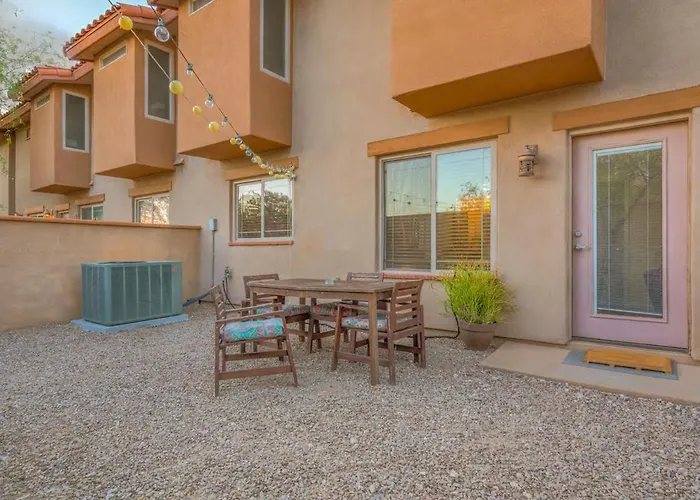 Stunning, Stylish Getaway Close To Everything! Tucson