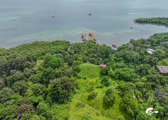 Coralbay Bungalows Solarte