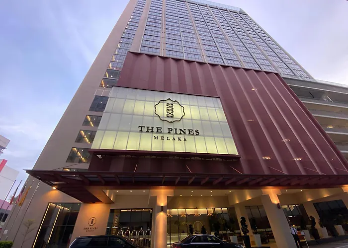 The Pine Hotel Family Suite Near Jonker Malacca