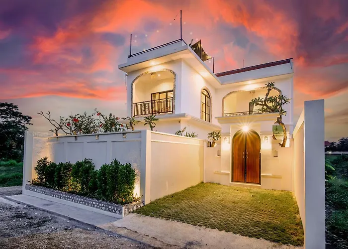 Brand New Canggu 3Br Villa-Rooftop, Gym, Projector