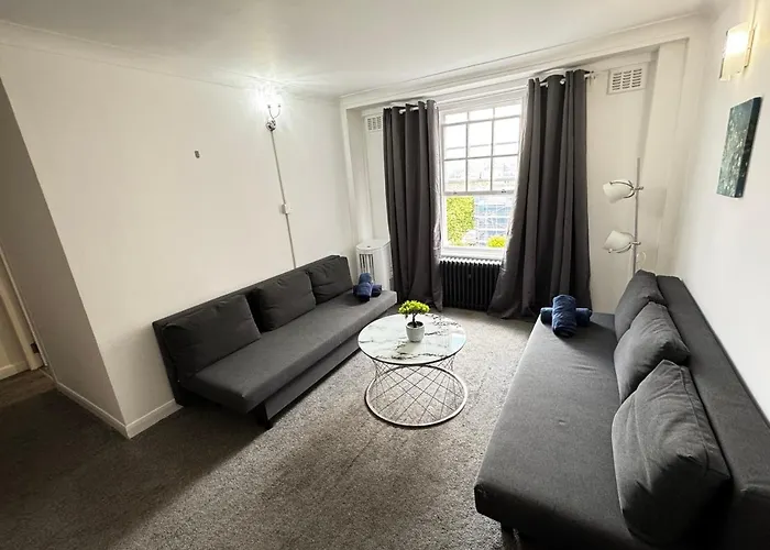 Park Lane Two Bedroom Apartment On Edgware Road London