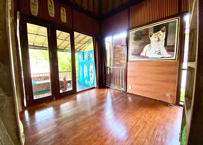 Blind Dog Inn Sanur 