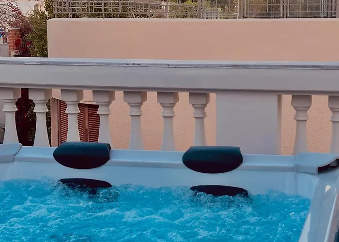 Urban Oasis Hostel Athens