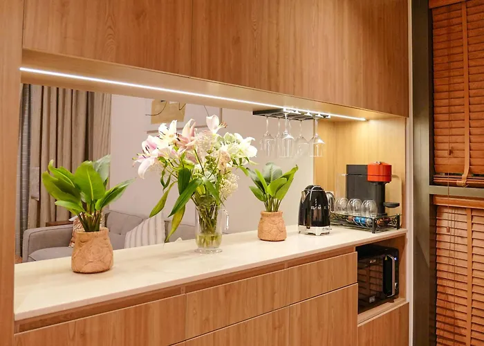 Luxury Downtown Dubai Burj Khalifa & Fountain View Apartment