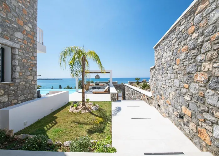 Elements Villas Lartos