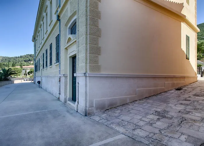 1901 On Sea Hotel Vis