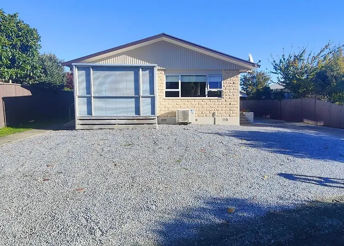 Fully Renovated 3 Bedroom Home Nelson
