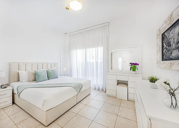 Luxury 2Br Haven With Expansive Terrace And Elegance Apartment Dubai